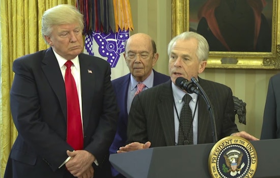 Former Trump Adviser Peter Navarro Begins Prison Term in Miami After Defying January 6 Subpoena