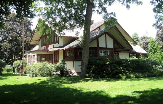 Frank Lloyd Wright's Prairie-Style Hickox House Hits the Market at $779K