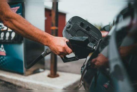 Gas Prices on the Rise in Tennessee, Clarksville Drivers Feel the Squeeze as National Averages Climb