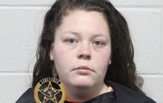 Georgia Prison Officer Charged with Smuggling Cell Phone, Cigarettes to Inmate