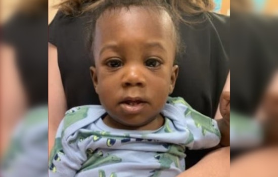 Houston Authorities Search for Parents After Infant Found Abandoned on Doorstep in Southeast Area