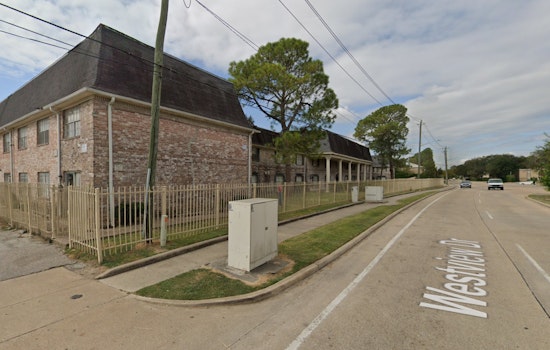 Houston Fire Department Battles Blaze at Abandoned Spring Branch West Apartment Building