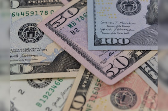 Houston ISD Offers $90K Salaries to Entice Certified High School Teachers Amid Hiring Drive