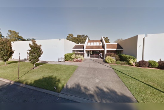 Houston Police Investigate After Gunshot Victim Dies at River Oaks Hospital
