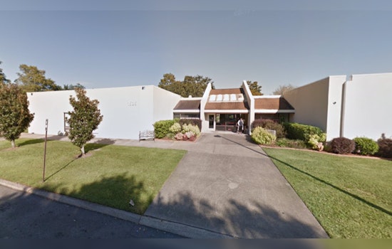Houston Police Investigate After Gunshot Victim Dies at River Oaks Hospital