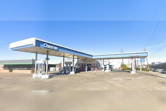 Houston Police Launch Manhunt for Trio in Fatal Shooting of Gas Station Clerk on Gulf Freeway