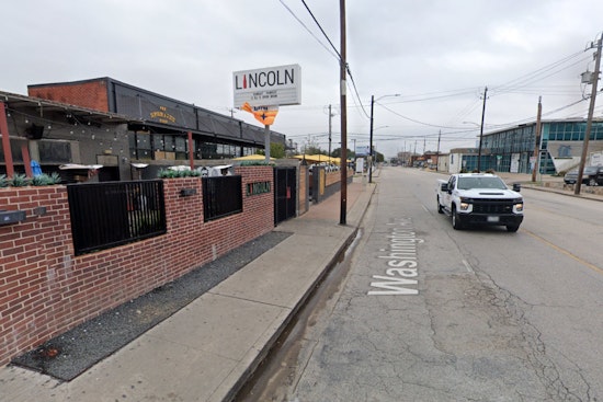Houston Police Search for Two Suspects After Quadruple Shooting at West Houston Club