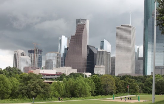 Houston Weather Outlook: Mild Showers, Warmer Days Ahead with Low Severe Storm Risk
