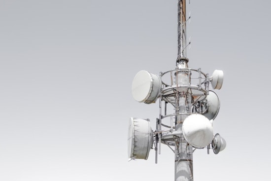 Houston's High-Stakes Heists as Copper Wire Thieves Scale Cell Towers, Posing as Workers to Disrupt Communications