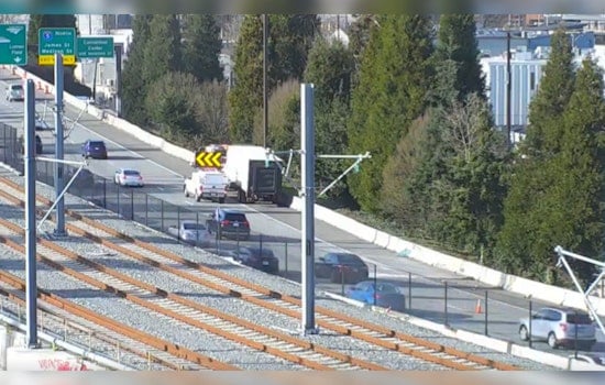 I-90 Reopens in Seattle After Recycling Truck Rollover Accident, Minor Injuries Reported