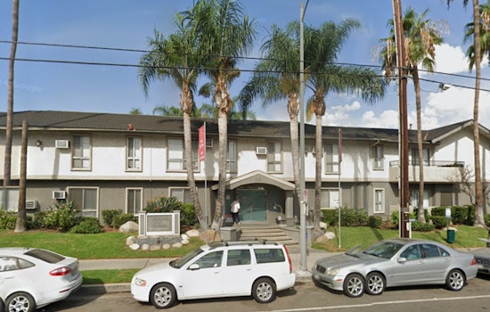 L.A. Firefighters Quickly Quell Tarzana Apartment Blaze Sparked by Oven Incident