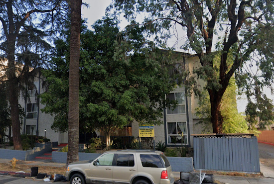Los Angeles Fire Department Swiftly Extinguishes Fire at Van Nuys Apartment Complex