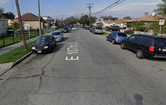 Los Angeles Firefighters Extinguish Blaze in Watts Garage, No Injuries Reported