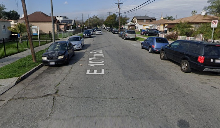 Los Angeles Firefighters Extinguish Blaze in Watts Garage, No Injuries Reported