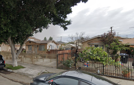 Los Angeles Firefighters Extinguish RV Fire in Green Meadows, Save Adjacent Building