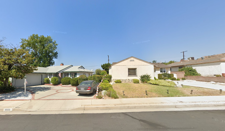 Los Angeles Firefighters Quickly Extinguish Blaze in Shadow Hills Home, No Injuries Reported