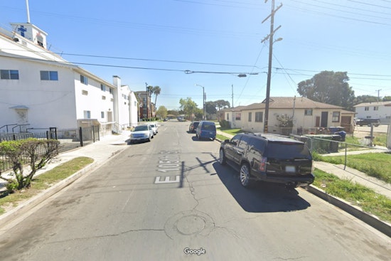 Los Angeles Firefighters Quickly Extinguish Green Meadows House Fire, No Injuries Reported