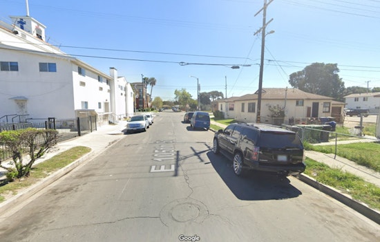 Los Angeles Firefighters Quickly Extinguish Green Meadows House Fire, No Injuries Reported