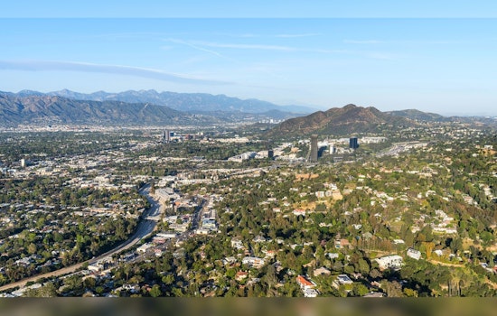 Los Angeles Welcomes Mild Temperatures and Patchy Fog, with Sunny Midweek Outlook