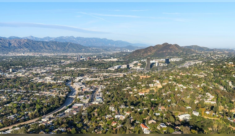 Los Angeles Welcomes Mild Temperatures and Patchy Fog, with Sunny Midweek Outlook