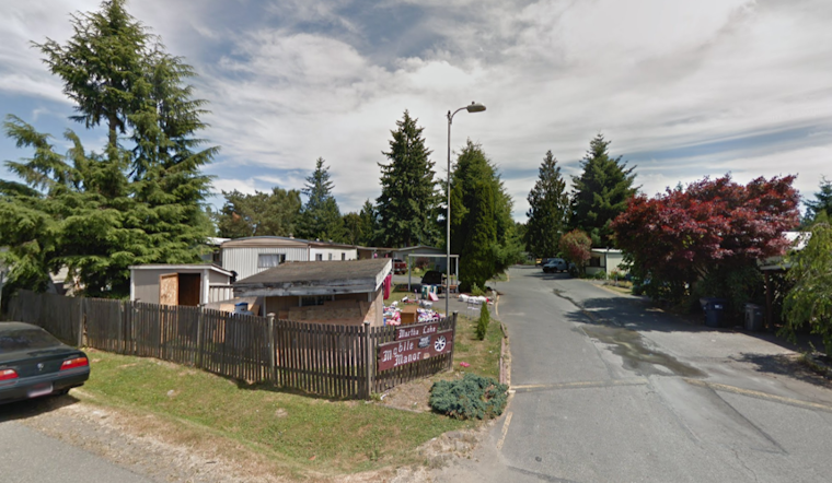 Lynnwood Residents Face Costly Repairs as Windstorm Fells Tree on Mobile Homes, Red Cross Assists Displaced Families
