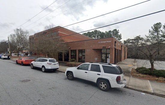 Man Critically Injured in Stabbing Incident on Atlanta Street, Police Seek Witnesses
