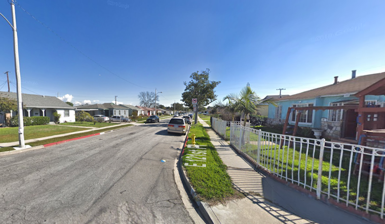 Man Fatally Shot in Los Angeles Neighborhood, LA County Sheriff's Department Seeks Public's Aid