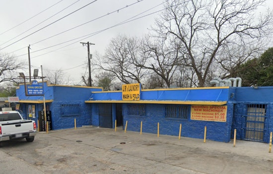 Man Hospitalized After Stabbing at San Antonio Laundromat, Suspect Sought by Police