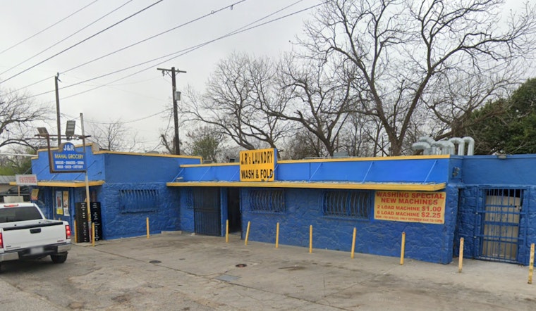 Man Hospitalized After Stabbing at San Antonio Laundromat, Suspect Sought by Police