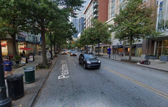 Man Stabbed During Early Morning Skirmish on Atlanta's Peachtree Street, Suspect at Large