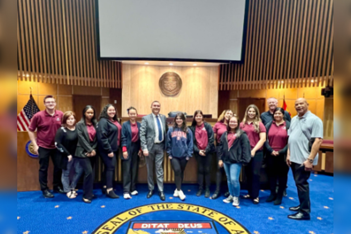 Maricopa Youth Council Experiences Legislature First-hand with Mock