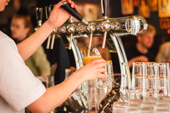Massachusetts Tipped Wage Battle Intensifies as Advocates and Restaurant Industry Clash