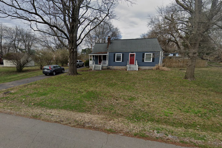 Nashville Firefighter Sustains Minor Burns Fighting Early Morning Donelson Blaze