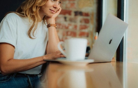 New Research from Texas McCombs Sheds Light on Online Workplaces