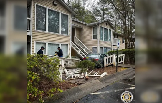 No Injuries as Car Smashes into Duluth Apartment Complex, Driver’s Fate Unclear
