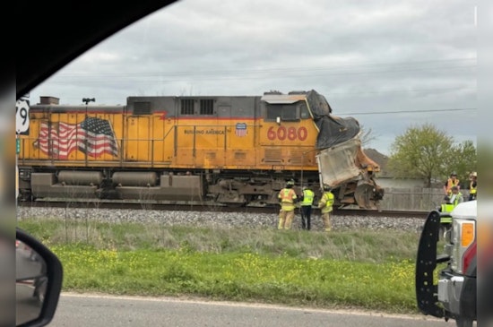 No Injuries as Train Collides with 18-Wheeler in Hutto, Texas, Minimal Traffic Disruption Reported