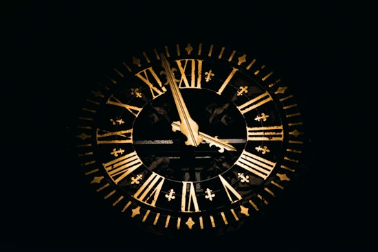 Oregon Senate Votes for Year-Round Standard Time, Eyes Unified West Coast Clocks with California and Washington