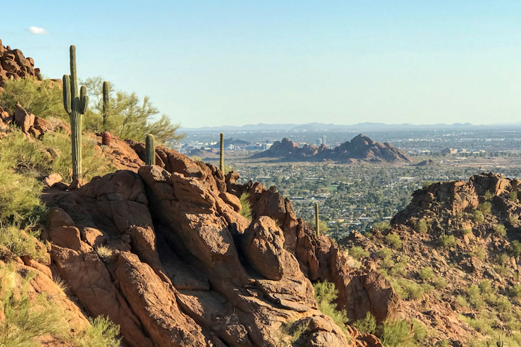 Phoenix Embraces Sunny Week Ahead with Balmy Mid-80s Forecast