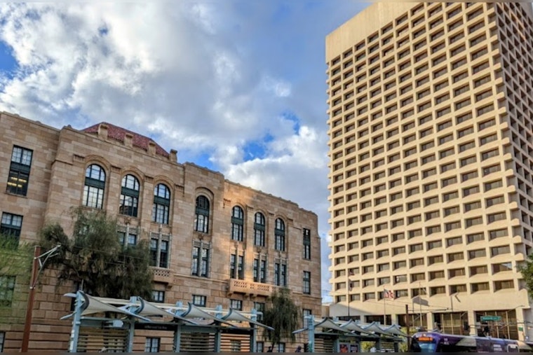Phoenix to See Mixed Bag of Weather: Sunny Skies, Brief Showers, and Mild Winds on the Horizon