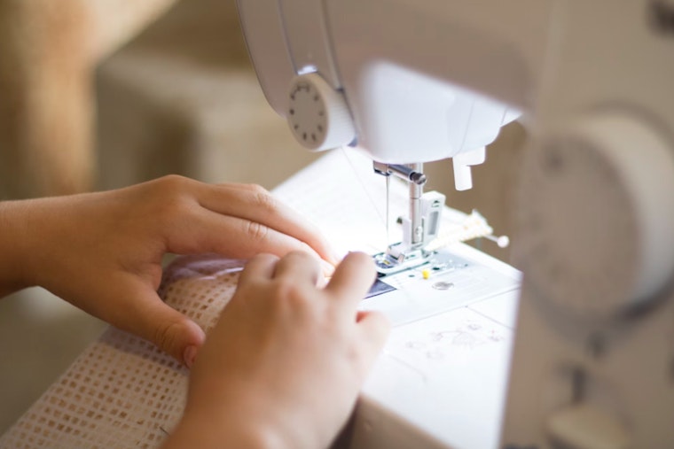 Portland's PDX Repair Volunteers Mend Wares for Sustainability and Community Care