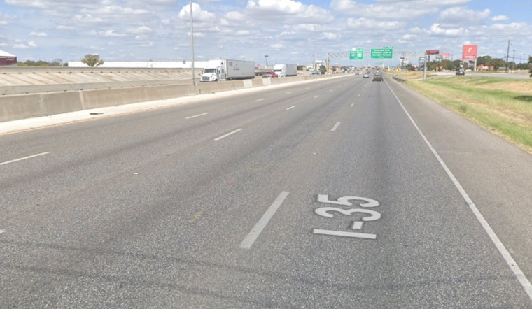 Rollover Crash by 18-Wheeler Halts Northbound I-35 Traffic in San Antonio