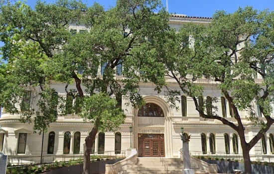 San Antonio at Crossroads, City Debates Lifting Cap on City Manager Pay Amid Redistricting Talks
