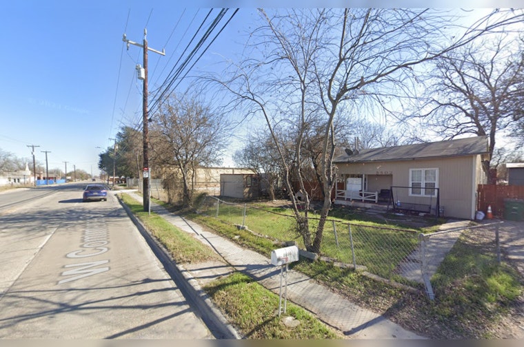 San Antonio Firefighter Injured Battling West Commerce Street Blaze, Investigation Underway
