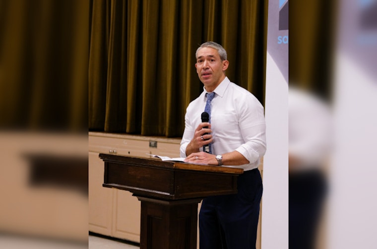 San Antonio Mayor Nirenberg Seeks Plan B as Migrant Resource Center Funding Wanes Amid Political Deadlock