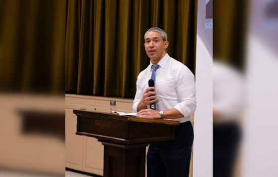 San Antonio Mayor Nirenberg Seeks Plan B as Migrant Resource Center Funding Wanes Amid Political Deadlock