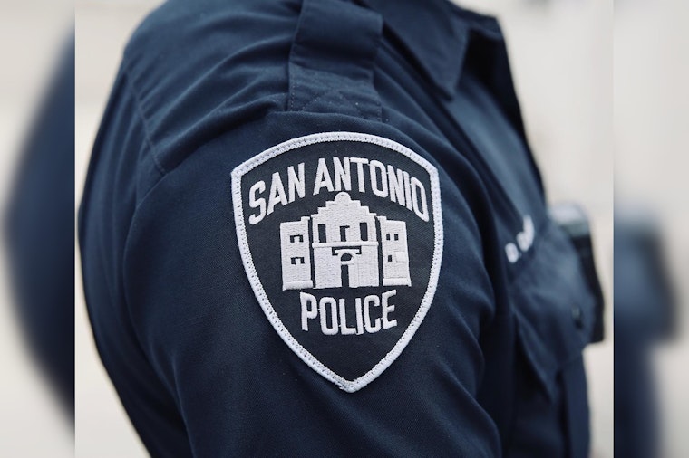 San Antonio Police Fatally Shoot Man Armed with Weapon during Arrest on Aggravated Robbery Warrants