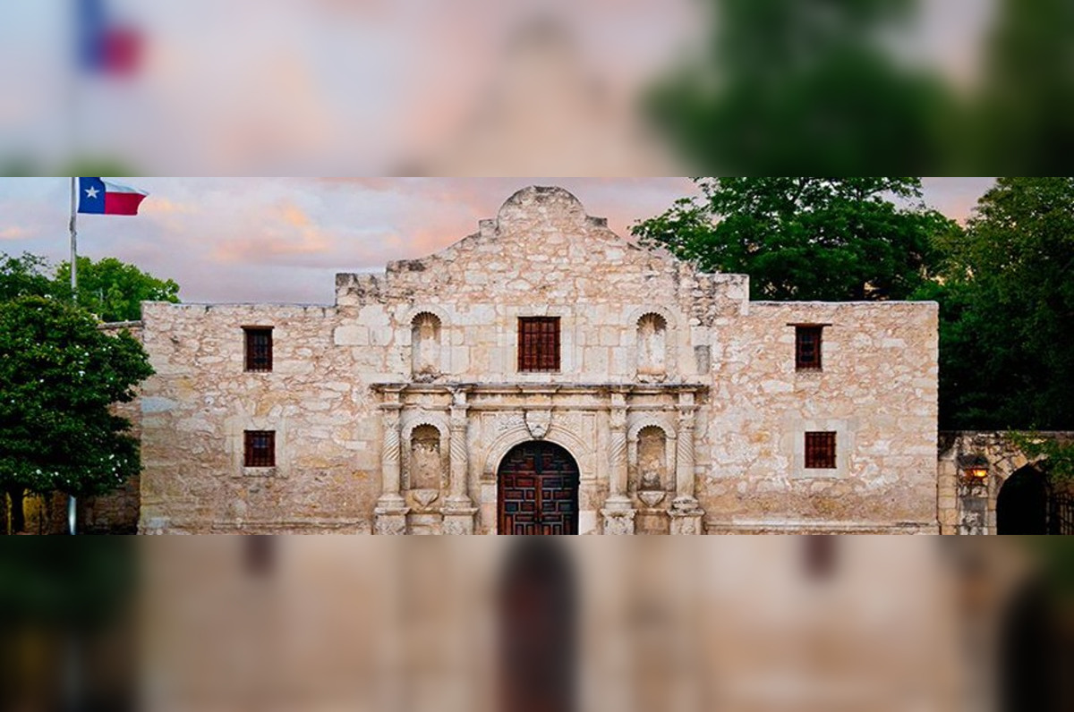 San Antonio's Dawn at the Alamo, A Solemn Tribute to Texas Heroes and