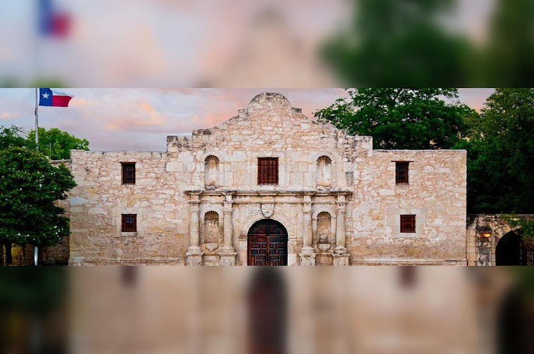 San Antonio's Dawn at the Alamo, A Solemn Tribute to Texas Heroes and Cultural Unity