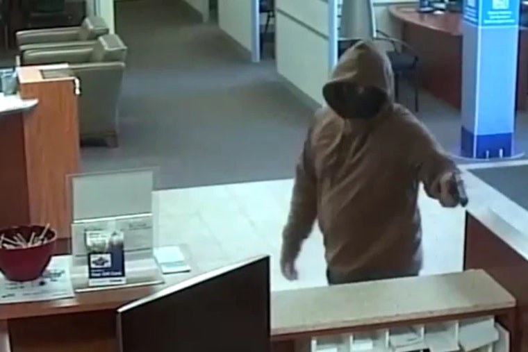 Schaumburg Police in Full-Scale Manhunt for Armed Suspect After US Bank Robbery