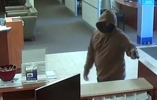 Schaumburg Police in Full-Scale Manhunt for Armed Suspect After US Bank Robbery